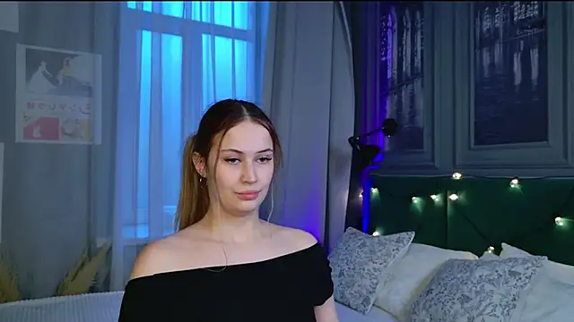 Sofii Ly online show from November 17, 2025, 6:19 am