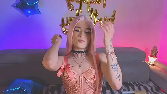 chloe ember online show from November 28, 2025, 4:04 am