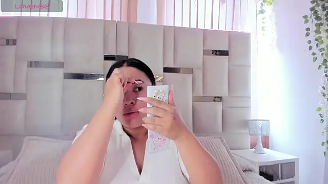 Zoey thompson online show from September 27, 2025, 7:52 pm