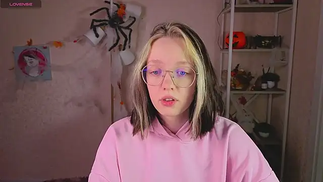 Snapshot of R0cket_bunny chatting on November 11, 2025, 1:16 am R0cket bunny online show from November 11, 2025, 1:16 am