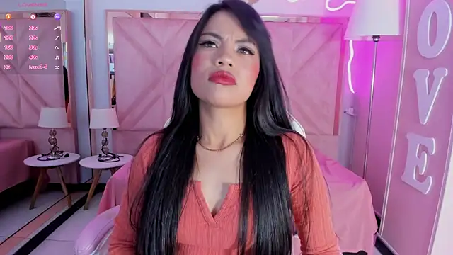 anyjones  online show from October 21, 2025, 4:13 am