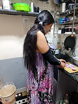 Queen Nightt online show from September 16, 2025, 3:40 am