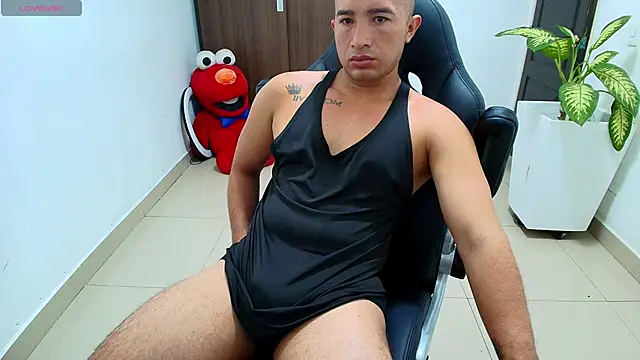 sebastian oconnor77 online show from September 25, 2025, 12:42 pm