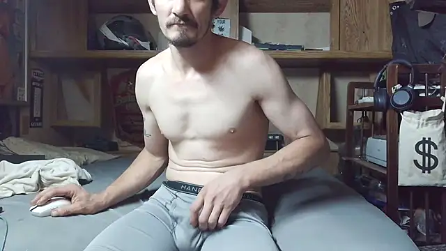 Snapshot of mike42088 chatting on April 13, 2026, 1:11 am mike42088 online show from April 13, 2026, 1:11 am