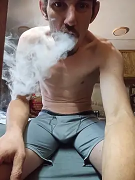 Snapshot of mike42088 chatting on April 14, 2026, 3:18 pm mike42088 online show from April 14, 2026, 3:18 pm