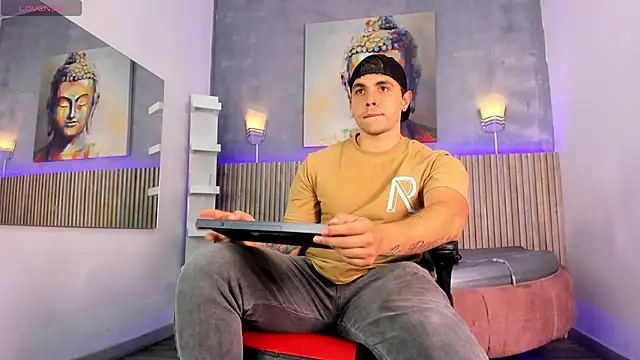 Liam walk  online show from September 21, 2025, 8:10 pm