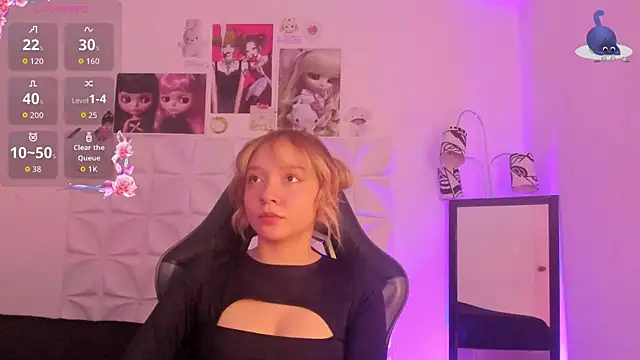 JuliethMoss online show from November 5, 2025, 8:09 pm