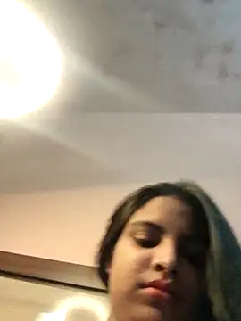 Snapshot of Maahhii_2 chatting on May 20, 2026, 9:43 pm Maahhii 2 online show from May 20, 2026, 9:43 pm