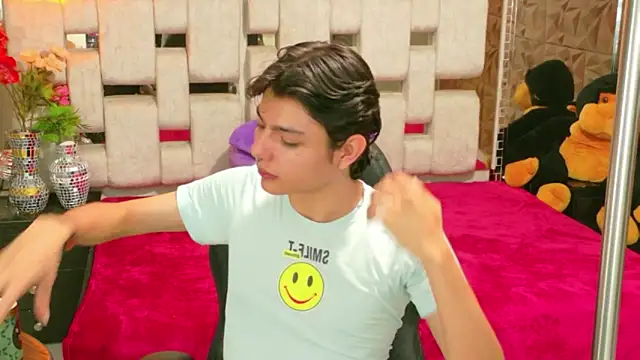 alandelrey57 online show from February 13, 2026, 7:48 am