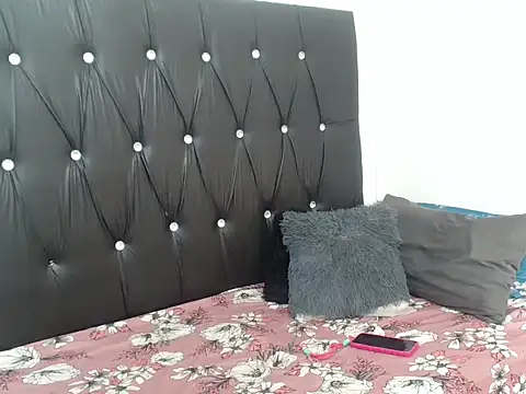 Lsnickykhanyile online show from October 11, 2025, 7:07 am