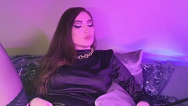 AliceJameson online show from November 4, 2025, 9:25 pm