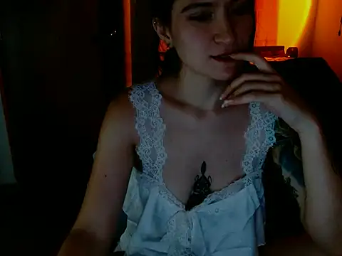 lia ana online show from May 15, 2026, 5:47 am