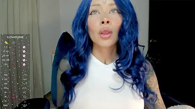 Snapshot of AlinaLukyanova chatting on April 28, 2026, 5:12 am AlinaLukyanova online show from April 28, 2026, 5:12 am