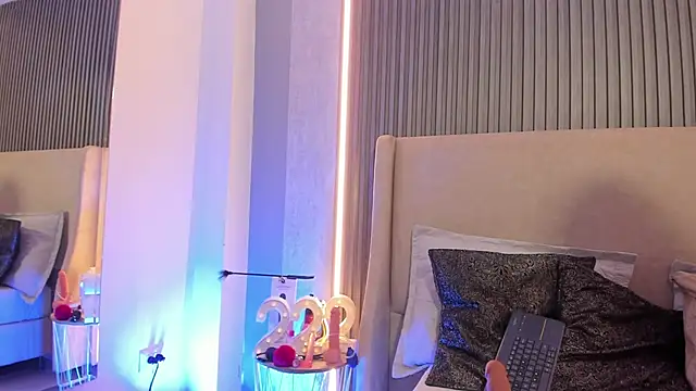 AbbyBeck online show from September 19, 2025, 11:44 am