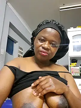 cairococo online show from September 8, 2025, 7:57 pm