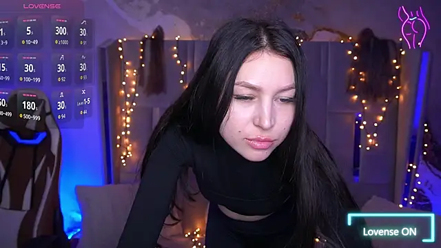 Snapshot of EliseVelour chatting on February 17, 2026, 2:13 pm EliseVelour online show from February 17, 2026, 2:13 pm