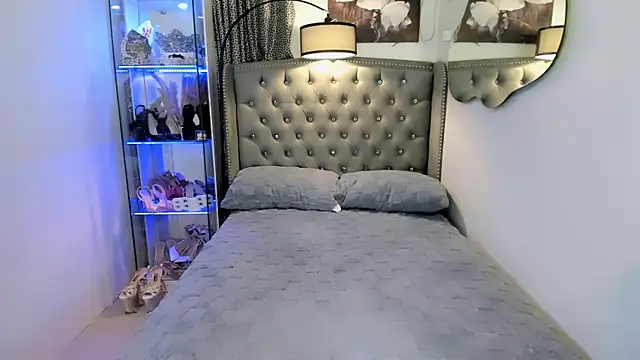 Snapshot of Claudia_empress chatting on October 9, 2025, 9:57 pm Claudia empress online show from October 9, 2025, 9:57 pm