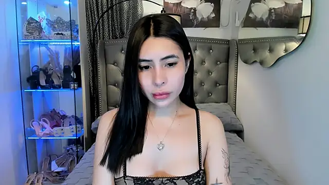 Snapshot of Claudia_empress chatting on October 16, 2025, 10:05 am Claudia empress online show from October 16, 2025, 10:05 am