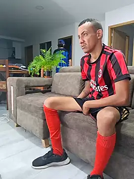 Snapshot of skinny23cm chatting on December 15, 2024, 9:24 am skinny23cm online show from December 15, 2024, 9:24 am