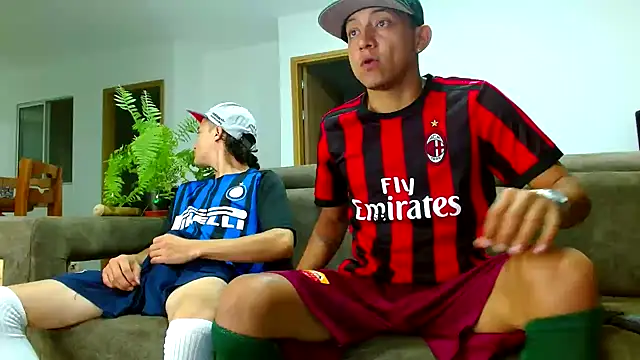 Snapshot of skinny23cm chatting on December 19, 2024, 9:40 am skinny23cm online show from December 19, 2024, 9:40 am