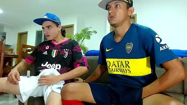 Snapshot of skinny23cm chatting on February 7, 2025, 9:26 am skinny23cm online show from February 7, 2025, 9:26 am