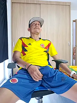 Snapshot of skinny23cm chatting on March 17, 2025, 12:04 pm skinny23cm online show from March 17, 2025, 12:04 pm