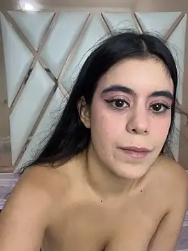 CoralineRusso1 online show from October 23, 2025, 6:34 am