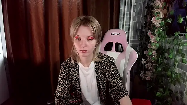 Madelaineses online show from May 24, 2026, 2:27 am
