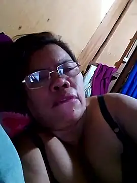 Snapshot of Huge_mama69 chatting on September 10, 2025, 7:41 am Huge mama69 online show from September 10, 2025, 7:41 am
