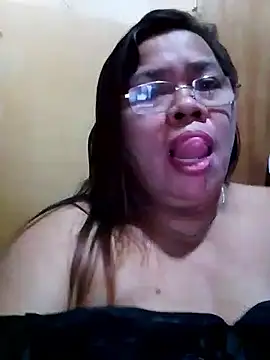 Snapshot of Huge_mama69 chatting on September 15, 2025, 7:36 pm Huge mama69 online show from September 15, 2025, 7:36 pm