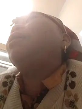 VangLe73 online show from December 21, 2025, 12:56 pm