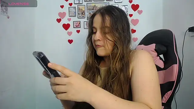 Pregnant Kloe online show from June 10, 2026, 3:11 pm
