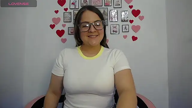 Pregnant Kloe online show from June 24, 2026, 7:35 pm