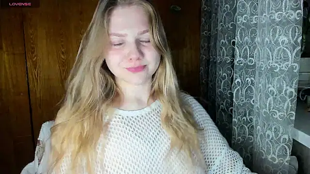 Snapshot of AlinaMors chatting on February 7, 2026, 10:13 pm AlinaMors online show from February 7, 2026, 10:13 pm