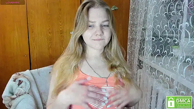 Snapshot of AlinaMors chatting on February 19, 2026, 9:00 pm AlinaMors online show from February 19, 2026, 9:00 pm