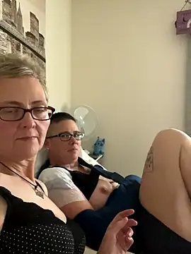 Curvy-Jinx online show from November 22, 2025, 2:16 pm