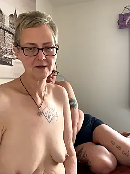 Curvy-Jinx online show from December 5, 2025, 10:02 am