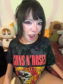 Snapshot of Kitty_yukimura chatting on June 4, 2026, 2:17 am Kitty yukimura online show from June 4, 2026, 2:17 am