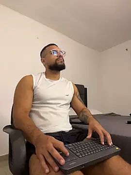 vincentjaxon online show from October 22, 2025, 11:43 am