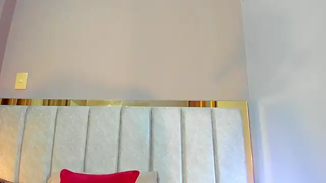 LunaAspen  online show from October 28, 2025, 5:48 pm