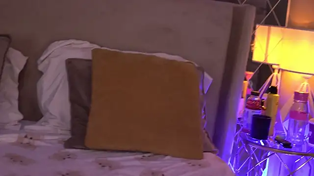 FrancescaDante online show from January 8, 2026, 6:37 am