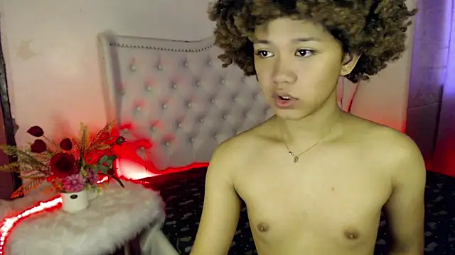 9INCHESHARDCOCK online show from October 4, 2025, 4:43 am