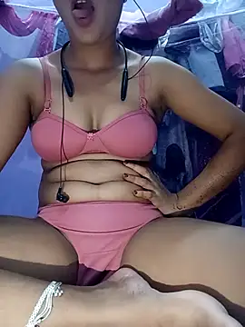 LOVE-R online show from October 8, 2025, 2:47 pm