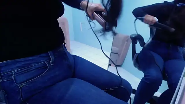 victoria hernandez t  online show from October 22, 2025, 1:00 pm