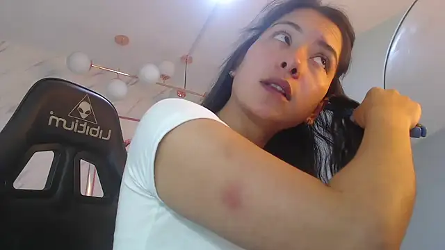 victoria hernandez t  online show from March 12, 2026, 1:17 pm