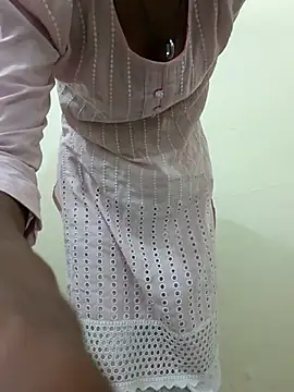 Alia-00 online show from October 31, 2025, 4:02 am