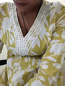 Alia-00 online show from November 1, 2025, 4:03 am