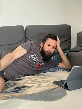 Snapshot of Michel_huge chatting on May 2, 2026, 2:44 pm Michel huge online show from May 2, 2026, 2:44 pm