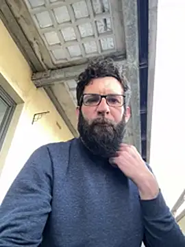 Snapshot of Michel_huge chatting on May 22, 2026, 9:04 am Michel huge online show from May 22, 2026, 9:04 am