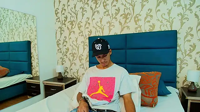 Marcus Jeron online show from September 25, 2025, 3:32 am